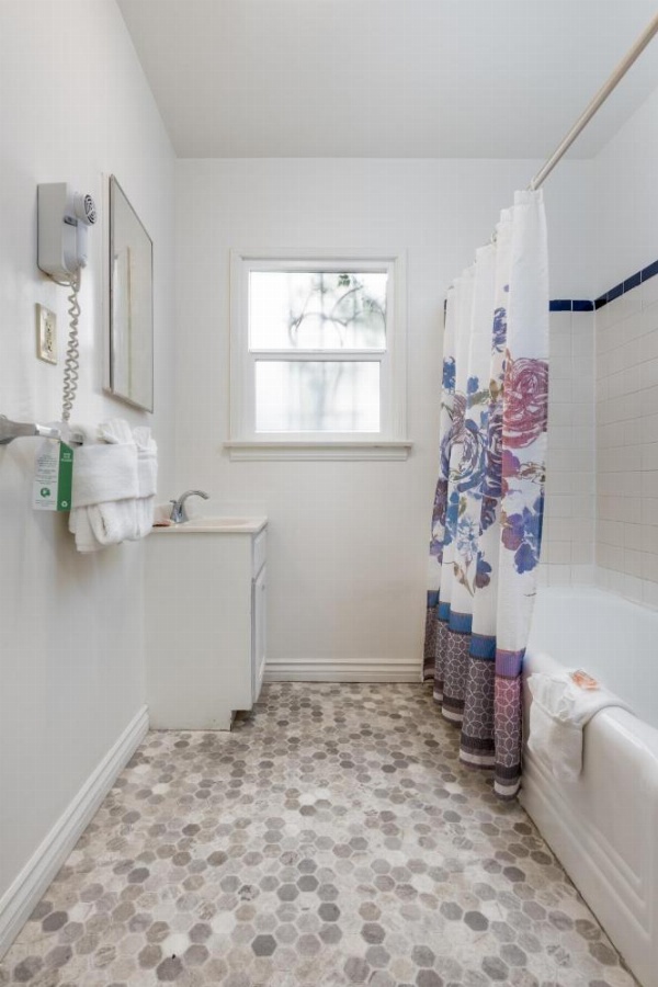 Wilshire Motel image 24